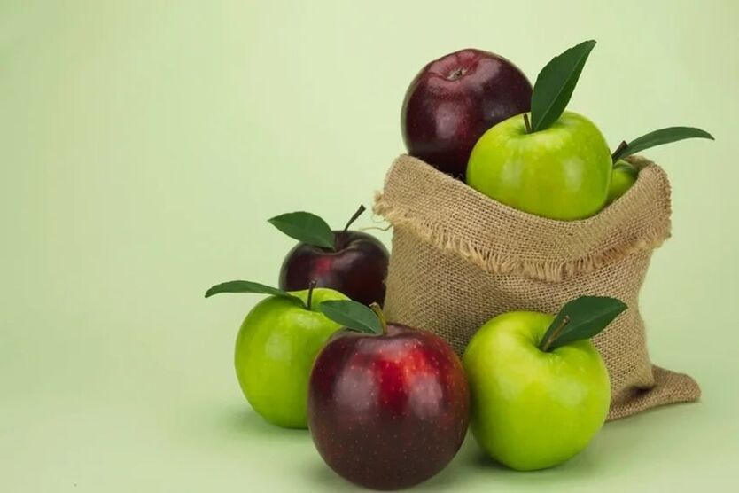 alacsony szénhidráttartalmú diétán lévő gyümölcsök